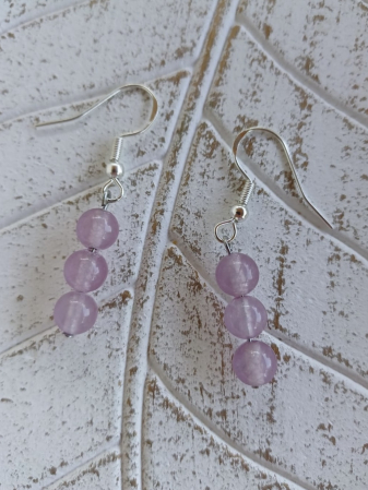 Cercei cu jad mov handmade – eleganță și echilibru