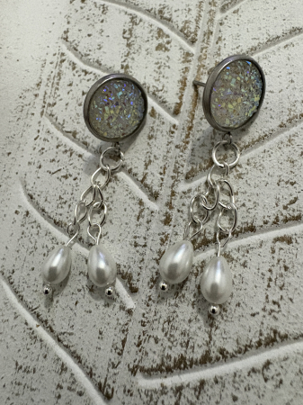 Cercei perle cabochon alb șurub [1]