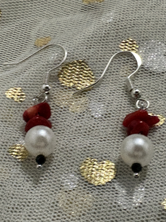 Coral - Cercei Mărțișor coral, perle și turmalină – protecție și echilibru