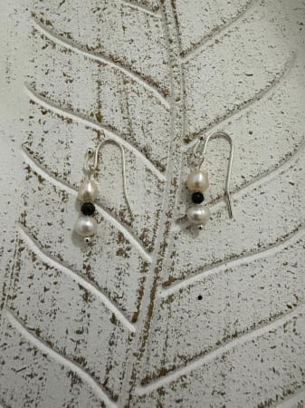  Cercei perle naturale de cultura si turmalină negra– Bijuterii handmade elegante [2]