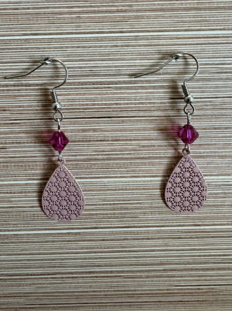 cercei-preciosa-fucsia-lacrima-roz-dantelata [1]
