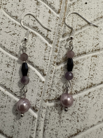 Cercei Turmalină Colorată și Perle de Mallorca – bijuterii handmade pentru echilibru și feminitate