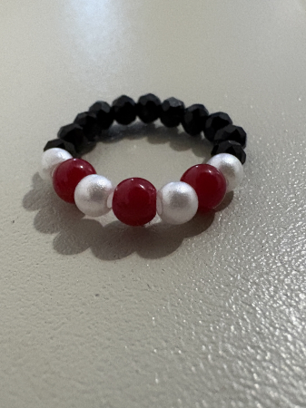 Inel Mărțișor Protecție & Contrast – Perle artificiale, Coral și Cristale Negre [2]