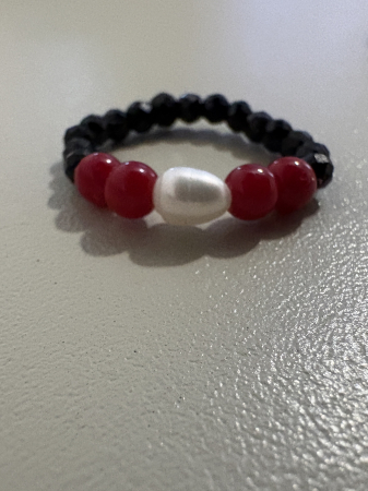 Inel Mărțișor Protecție & Eleganță – Perle, Coral și Cristale Negre (Model 2) [1]