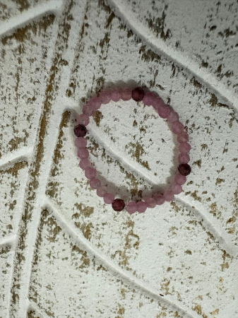 Turmalina - inel-turmalină-roz-și-granat-echilibru-emoțional-și-vitalitate