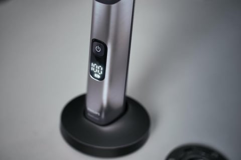 Aparat hibrid de barbierit, tuns barba si parul corporal PHILIPS OneBlade Pro QP6651/61, pieptene cu 14 lungimi, lama inovatoare 360 cu 2 taisuri, afisaj digital LED, pieptene corp, autonomie 120 min, [3]