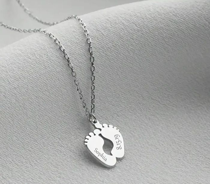 Colier cu pandantiv personalizat gravat cu nume și dată [2]