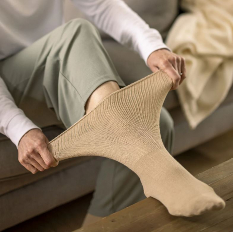 Sosete medicinale IOMI FOOTNURSE - Ciorapi medicinali pentru edem si limfoedem Iomi Footnurse, bej, marime 37-42