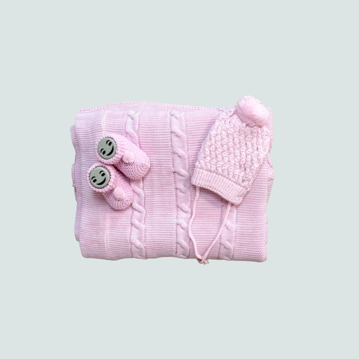 Set tricotat bebeluși cu păturică, căciuliță și botoșei – moale și călduros [5]