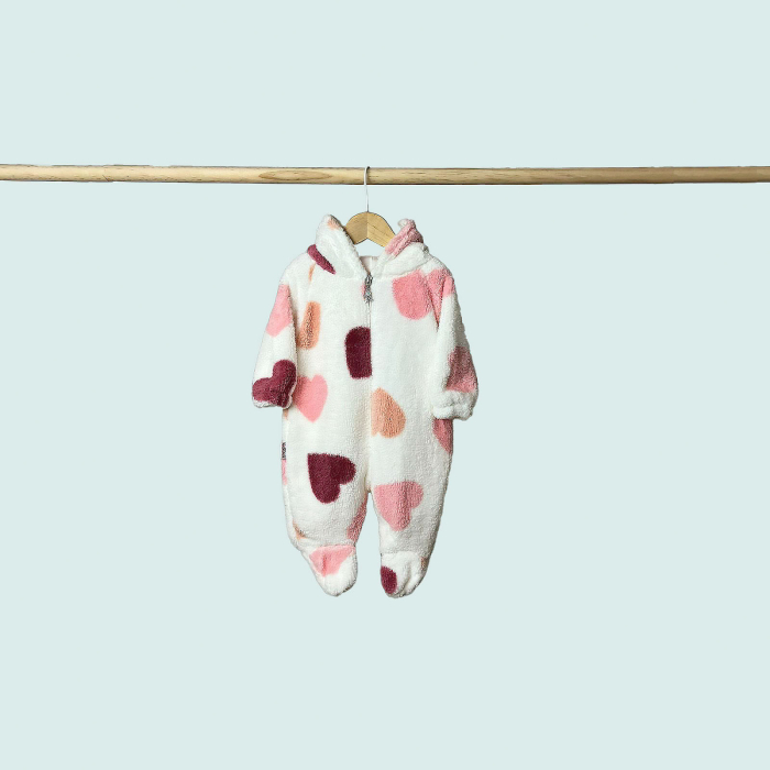 Combinezon cu inimioare pufos pentru bebelusi [2]