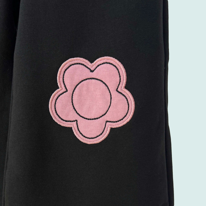 Pantaloni evazati cu flori aplicate [2]