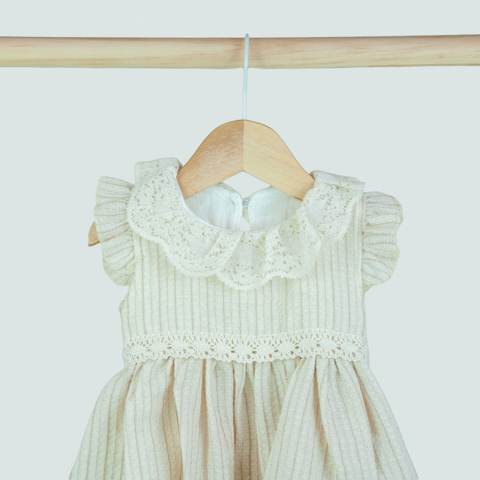 Rochita eleganta cu dantela si volanase [2]