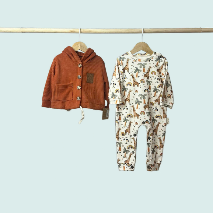 Set Bebe – Jachetă Bumbac și Salopetă Safari [2]