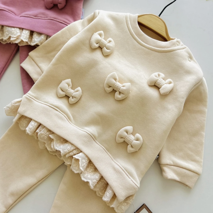 Set crem elegant cu fundițe și dantelă pentru bebeluși [3]