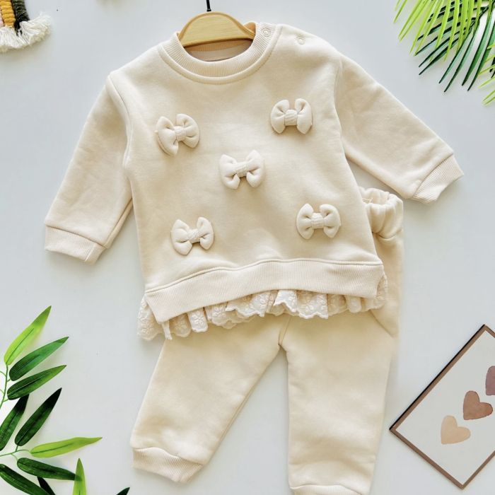 Set crem elegant cu fundițe și dantelă pentru bebeluși [2]