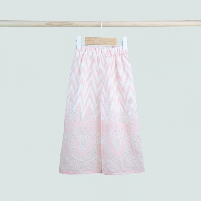 Set fetiță 2 piese – top brodat și pantaloni largi roz cu imprimeu etnic [2]