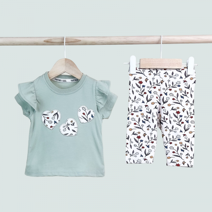 Set Fetiță 2 Piese – Tricou Verde Mentă cu Inimioare și Colanți Floral [1]
