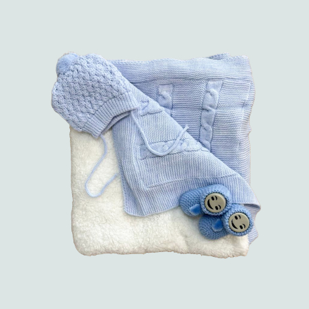 Set tricotat bebeluși cu păturică, căciuliță și botoșei – moale și călduros [5]