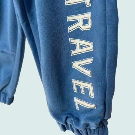 Pantaloni băieți albaștri cu inscripție TRAVEL [1]