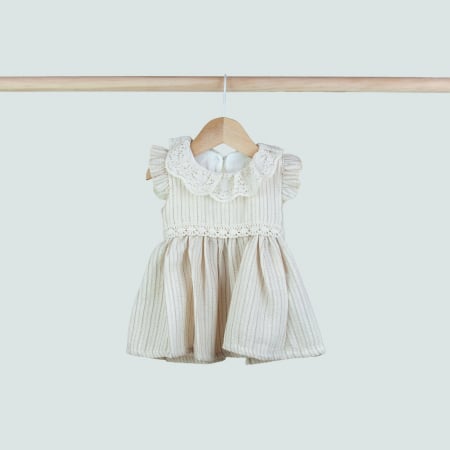 Rochite - Rochita eleganta cu dantela si volanase