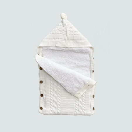 Sac tricotat pentru bebeluși cu glugă și interior pufos – bej, roz, bleu, alb [2]