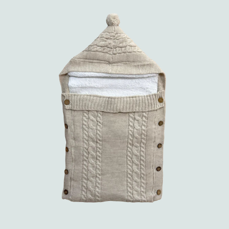 Saci de dormit - Sac tricotat pentru bebeluși cu glugă și interior pufos – bej, roz, bleu, alb
