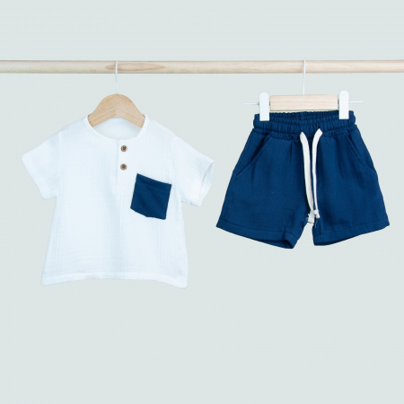 Baietei 0-2 ani - Set băiețel 2 piese – cămașă albă cu buzunar bleumarin și pantaloni scurți asortați