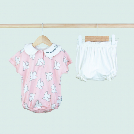 Seturi fetite 0-2 ani - Set chilotei si body roz cu porumbei