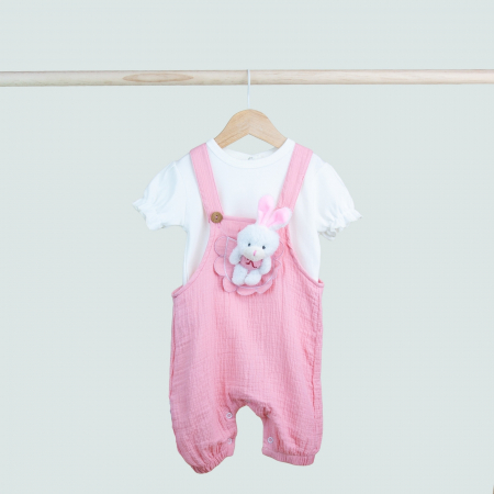 Salopete - Set fetiță 2 piese – salopetă roz cu iepuraș de pluș și tricou alb cu volănașe