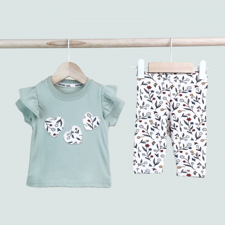 Seturi fetite 0-2 ani - Set Fetiță 2 Piese – Tricou Verde Mentă cu Inimioare și Colanți Floral