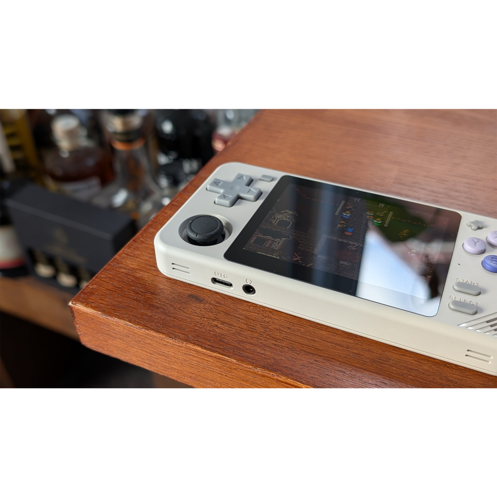 Consola retro Powkiddy RGB10X 64GB cu jocuri, quad core Cortex-A35 1.5GHz, 1GB RAM, IPS LCD 3.5" 640x480 4:3, acumulator 2800 mAh, gri, portabila [2]