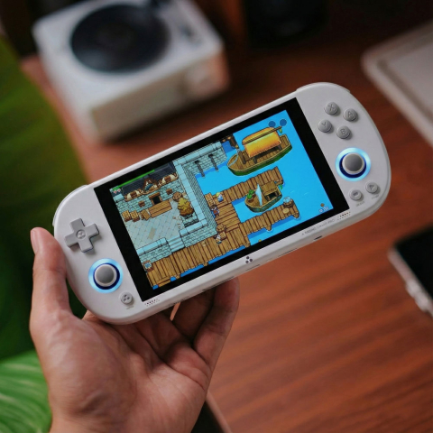 Consola retro portabila TRIMUI Smart Pro cu jocuri, quad core Cortex-A35 1.8GHz, 1GB LPDDR4, IPS LCD 4.96" 1280x720, 5000 mAh, WiFi 5, alb [12]