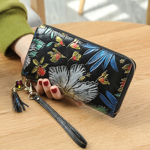 Portofel de Dama din Piele Naturala Clavi, Spatios, Imprimare Tridimensionala cu Flori, cu Protectie RFID, Dimensiuni 20x10.5x2.5 cm, Negru [1]