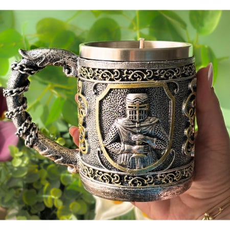 Lumânări Stil Medieval - Lumânare Parfumată în Halbă Cavaler