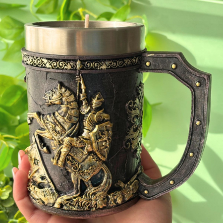 Lumânări Stil Medieval - Lumânare Parfumată Cavaler cu Sabie Învingător