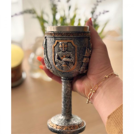 Lumânare Parfumată Vlad Țepeș - Pocal Medieval cu Castelul Bran, Cavaler și Scut [1]
