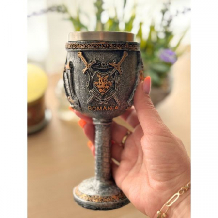 Lumânare Parfumată Vlad Țepeș - Pocal Medieval cu Castelul Bran, Cavaler și Scut [2]