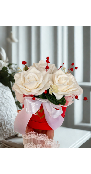 Cutie cu flori din sapun