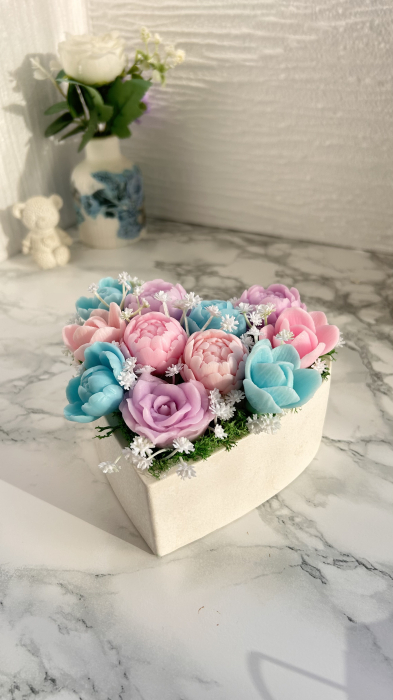 Aranjament floral din sapun in recipient inima [2]