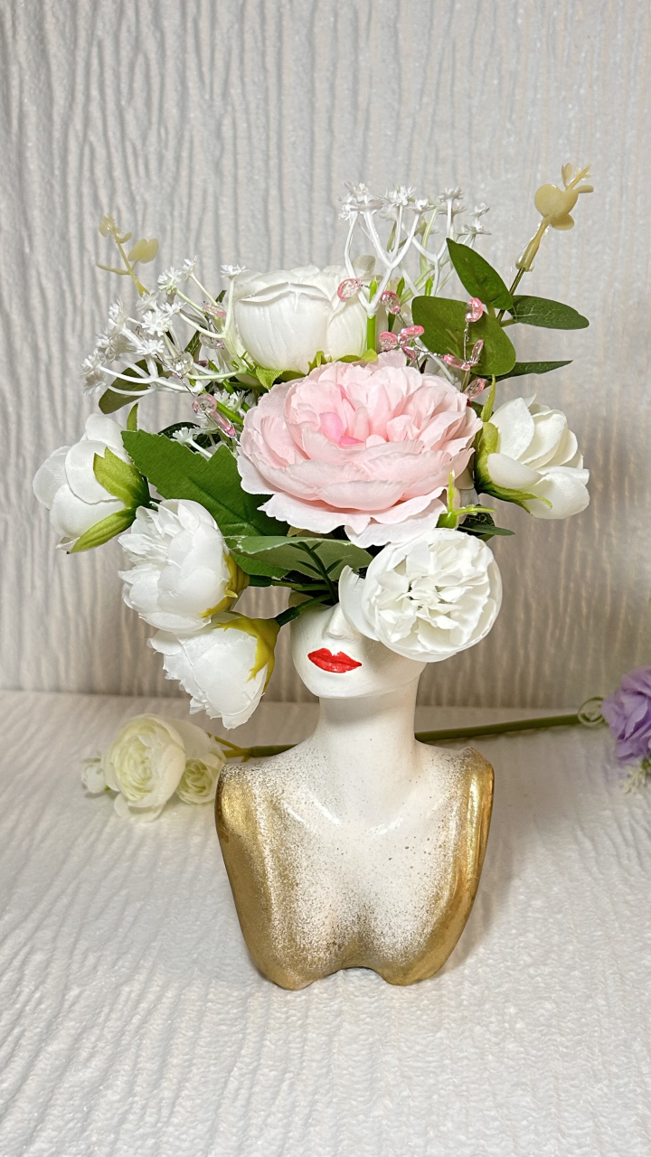 Vaza Domnita cu flori artificiale [3]