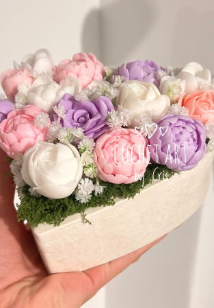 Aranjament floral din sapun in recipient inima [3]
