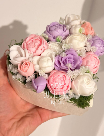 Aranjament floral din sapun in recipient inima [4]