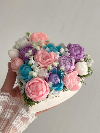 Aranjament floral din sapun in recipient inima [7]