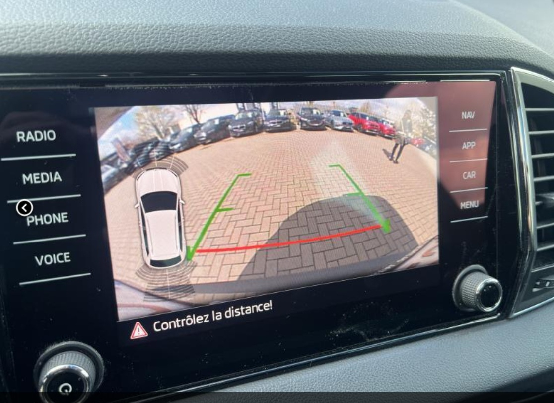 Skoda Karoq Style 1.0 TSI Pano LED Navi Camera Klima PDC [5]