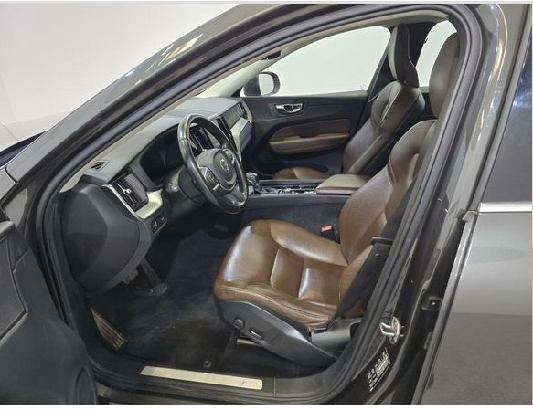 Volvo XC60 2.0 D4 Momentum AWD Automat LED Xenon 2018 – comandaautoinrate.ro [15]