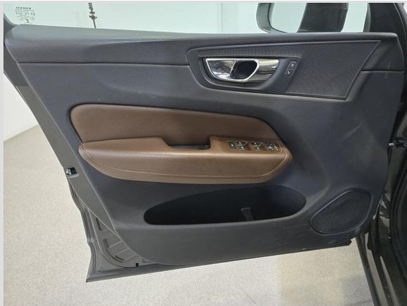 Volvo XC60 2.0 D4 Momentum AWD Automat LED Xenon 2018 – comandaautoinrate.ro [13]