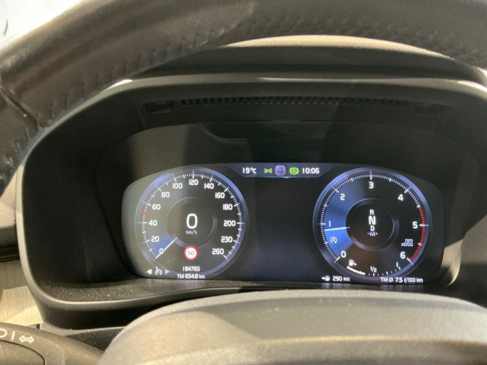 Volvo XC40 2.0 D3 Inscription 2WD [7]