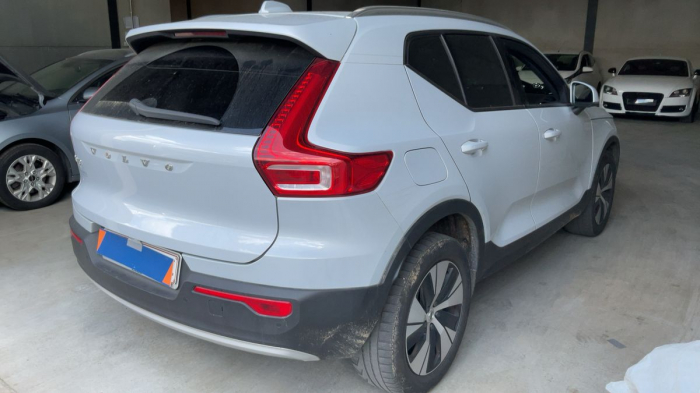Volvo XC40 2.0 D3 Momentum Pro 2WD [11]