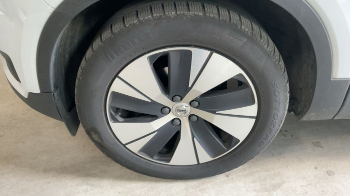 Volvo XC40 2.0 D3 Momentum Pro 2WD [12]