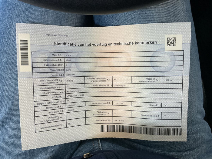 Volvo XC40 2.0 D3 Momentum Pro 2WD [4]